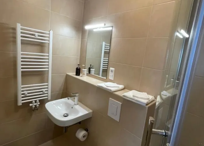 Apartamento Aparts4ring 10, *